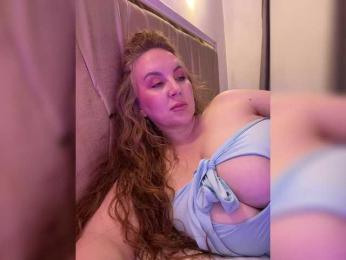 cherryygirl webcam bongacams model stream image