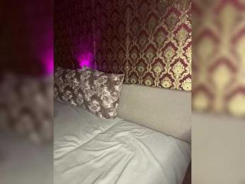 iALVINA webcam bongacams model stream image