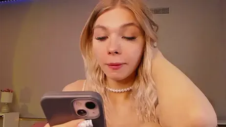 Blondy_Fina webcam stripchat model stream image