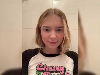 MimiMila webcam model stream image