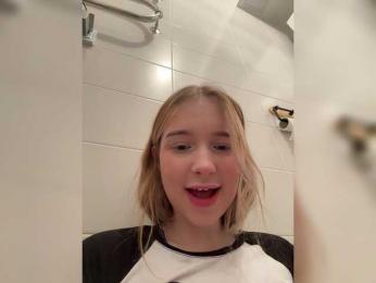 MimiMila webcam model stream image