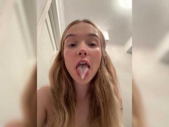 MimiMila webcam model stream image