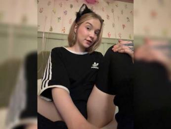 MimiMila webcam model stream image