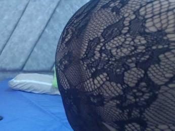 QueenBoosty webcam model stream image