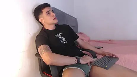 adam_levis17 webcam model stream image