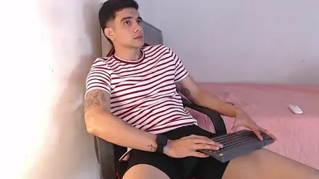 adam_levis17 webcam model stream image