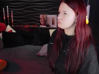 Lily Loyd webcam model stream image