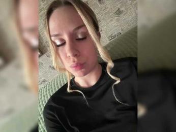 ari_ webcam model stream image