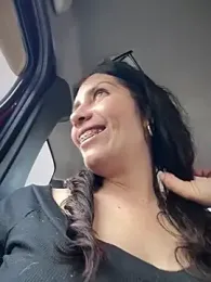 Alysson-- webcam model stream image