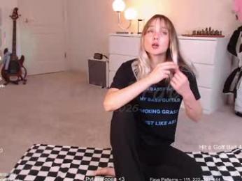 petitebrat webcam chaturbate model stream image