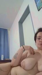 LauraRaven webcam model stream image