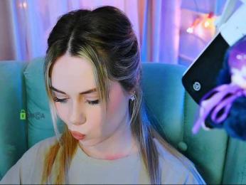 -ANN webcam bongacams model stream image