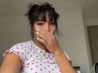 petiitstef webcam model stream image