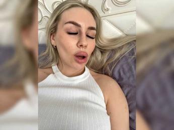 -Estonia- webcam bongacams model stream image