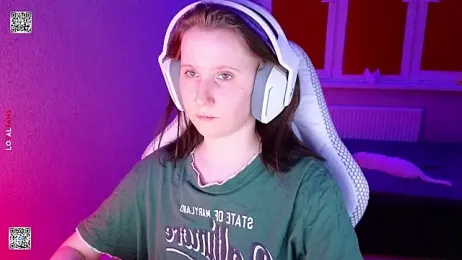 mon_lola webcam model stream image