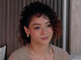 Lucia Saanvi webcam model stream image