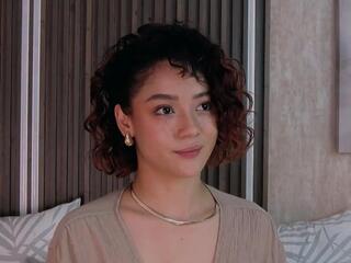 Lucia Saanvi webcam model stream image