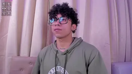 AkazaBoy_ webcam model stream image