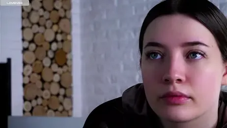 LowOncoming webcam stripchat model stream image