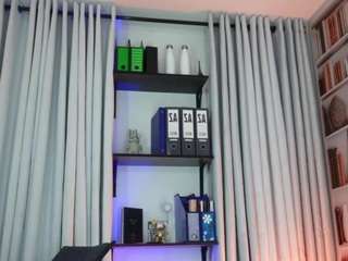 crystalevains webcam camsoda model stream image