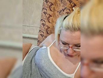 Vika211 webcam model stream image