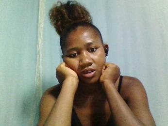 Reliane12 webcam bongacams model stream image