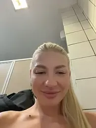 NewLale webcam model stream image