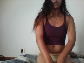 PrettyLie webcam bongacams model stream image