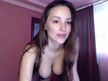 SarinnnaLuv webcam bongacams model stream image