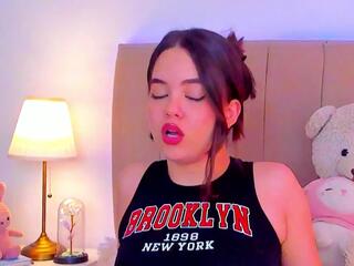 Bella Fontana webcam model stream image