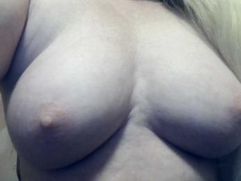 Lilia103 webcam model stream image