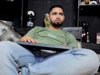 Deivid James webcam flirt4free model stream image