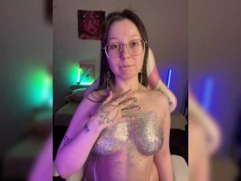 henby_streams webcam model stream image