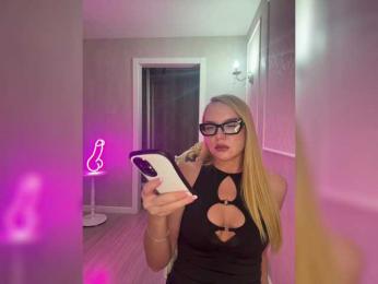 DOMINATRIX77 webcam model stream image