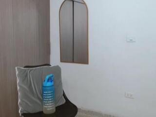 Alix Martin webcam model stream image