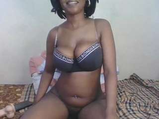 ravynphoenixx webcam model stream image