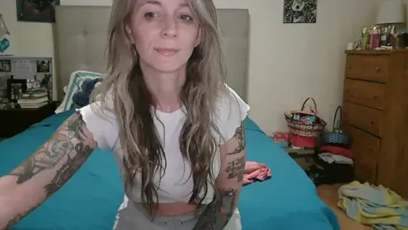 Heyitsmee33 webcam model stream image