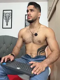 Maximiliano_ford webcam model stream image