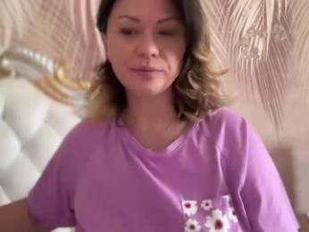 kiradivine webcam model stream image