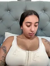 Hannahoff webcam stripchat model stream image