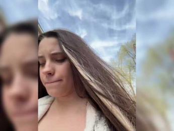 FunnyBanny0312 webcam model stream image