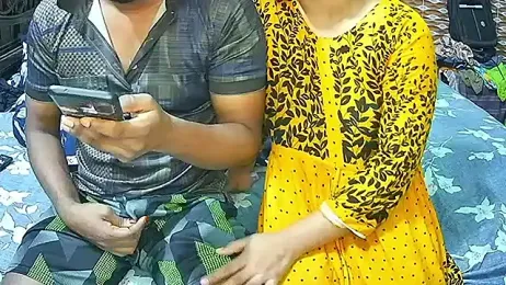 Younger_Couples webcam model stream image