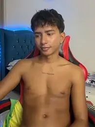 Leonarrrd_01 webcam stripchat model stream image