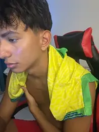 Leonarrrd_01 webcam stripchat model stream image