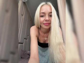 WhiteGirl-one webcam model stream image