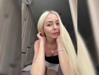 WhiteGirl-one webcam model stream image