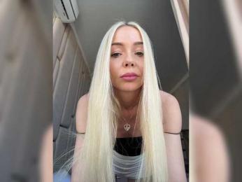 WhiteGirl-one webcam bongacams model stream image