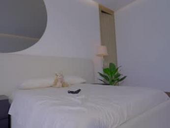 nicolle_mitchelle webcam model stream image