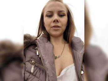 CrazyVika webcam bongacams model stream image