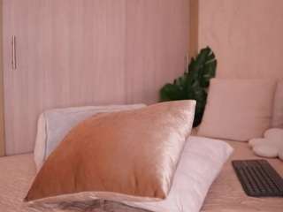 emilybell webcam model stream image